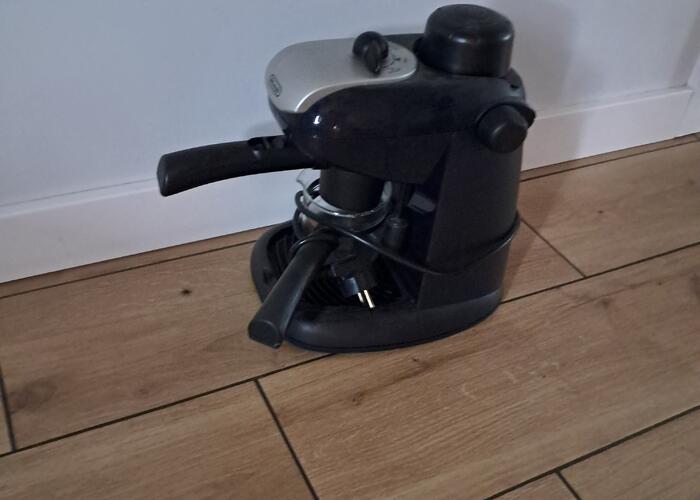 Grajewo ogłoszenia: Sprzedam sprawny ekspres ciśnieniowy kolbowy.