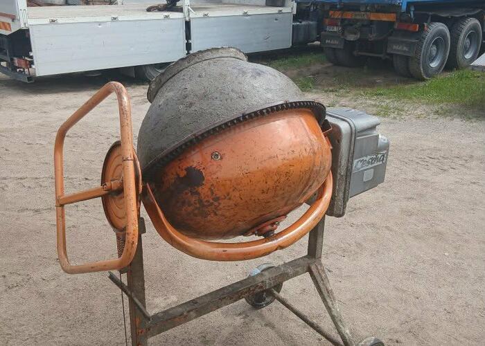 Grajewo ogłoszenia: Betoniarka 90l